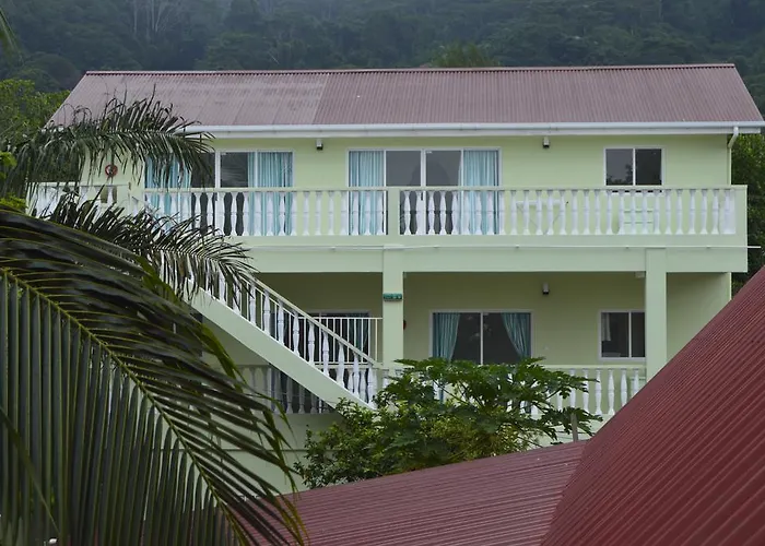 Chez Payet Airport Guesthouse