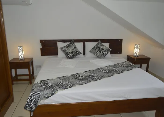 Chez Payet Airport Guesthouse